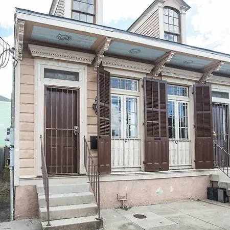 New Orleans Hideaway-2